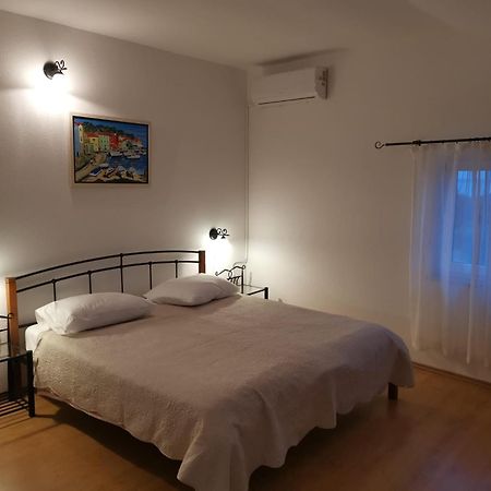 Apartman Kornu Veli Losinj Exterior photo